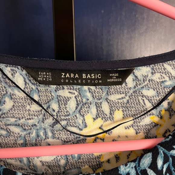 Zara Blue and Yellow Floral Short Sleeve Crop Top Size XS - Picture 2 of 3